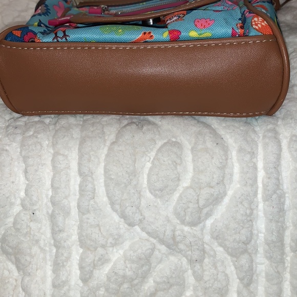 Lily Bloom crossbody purse - Picture 5 of 6